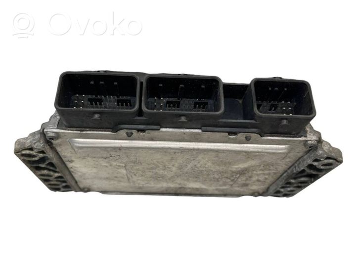 Renault Megane III Sterownik / Moduł ECU 237100131R