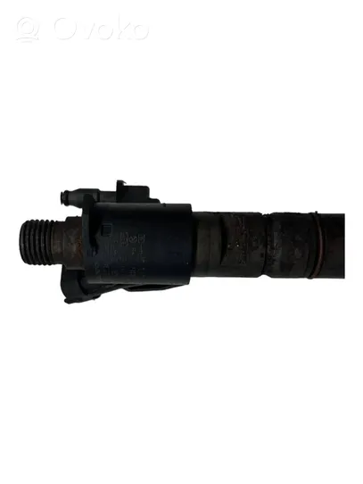 Volvo V60 Fuel injector 31303238