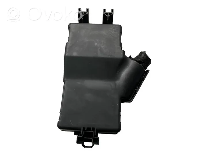 Opel Astra K Fuse module 15533697