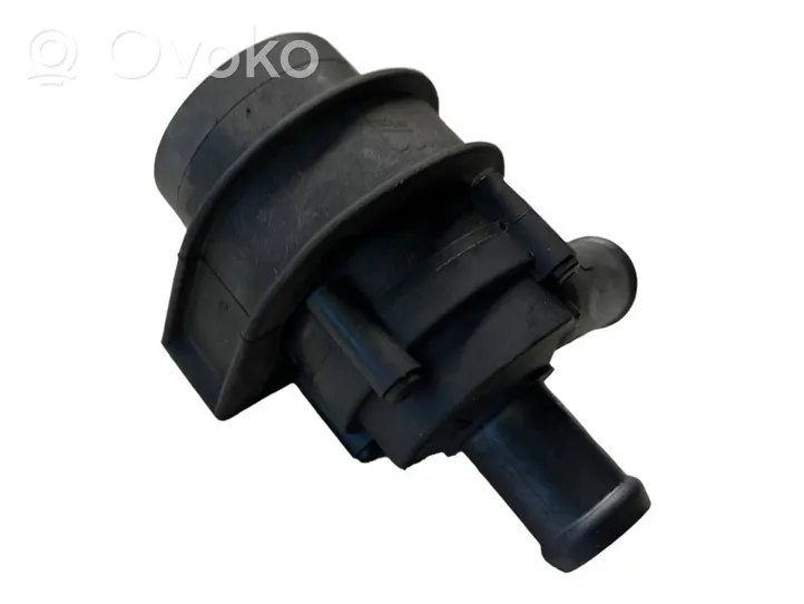 Volvo V40 Pompe à eau de liquide de refroidissement 30950000