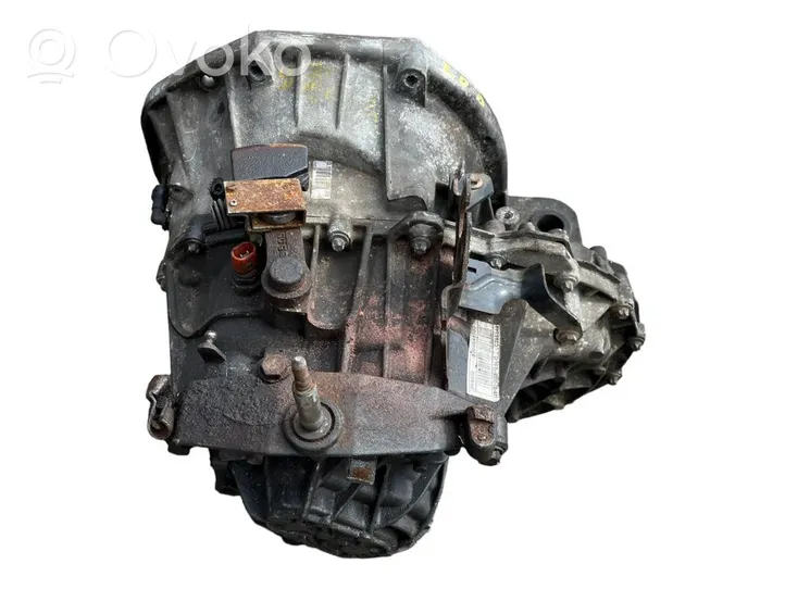 Renault Trafic II (X83) Manual 6 speed gearbox 8200457476