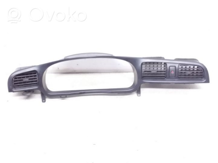 Subaru Legacy Garniture de tableau de bord 99000102