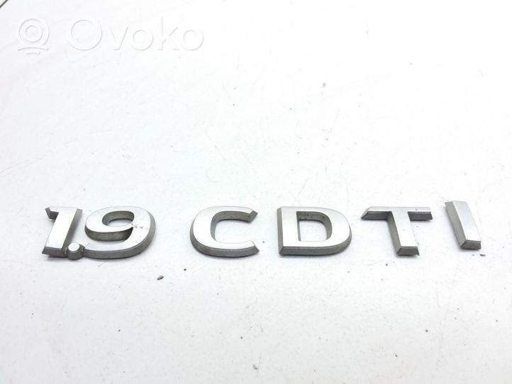 Opel Zafira B Logo, emblème de fabricant 