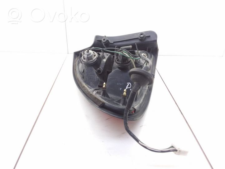 Mazda 323 F Lampa tylna 0431436R