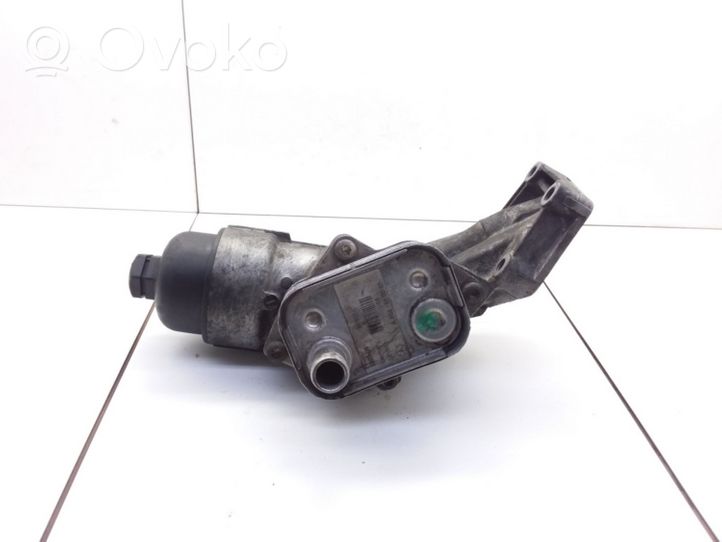 Mercedes-Benz Vaneo W414 Support de filtre à huile A6681800065