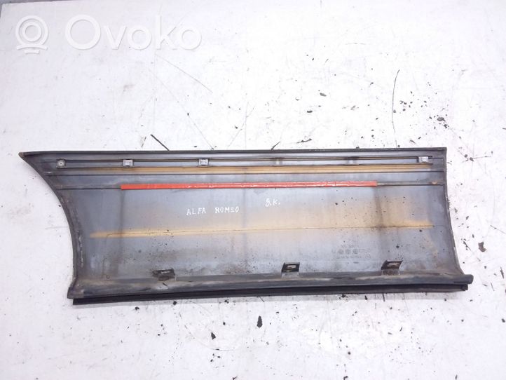 Alfa Romeo 164 Takaoven lista (muoto) A164007531700