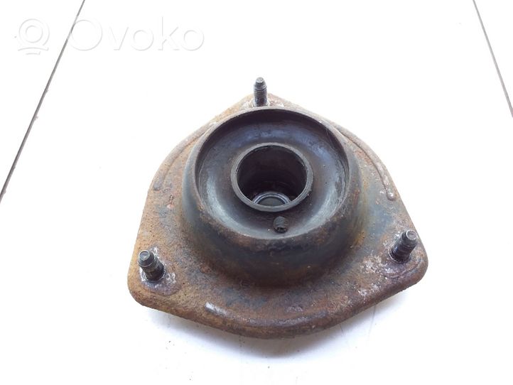 Hyundai Accent Supporto per montante superiore anteriore 5461122000