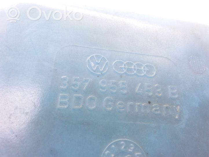 Volkswagen PASSAT B3 Réservoir de liquide lave-glace 357955453B