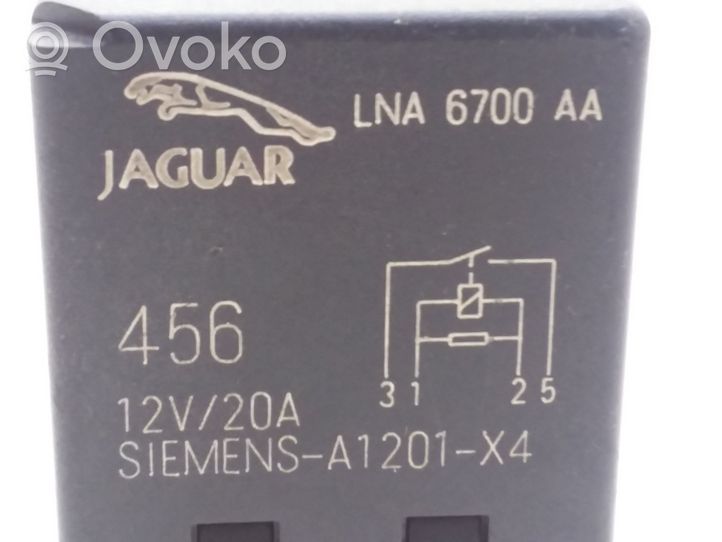 Jaguar XJ X300 Relais de commutateur feux de détresse V23074