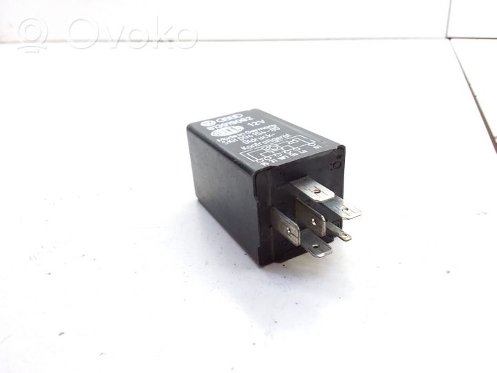 Audi 80 90 B3 Hazard warning light relay 813919082