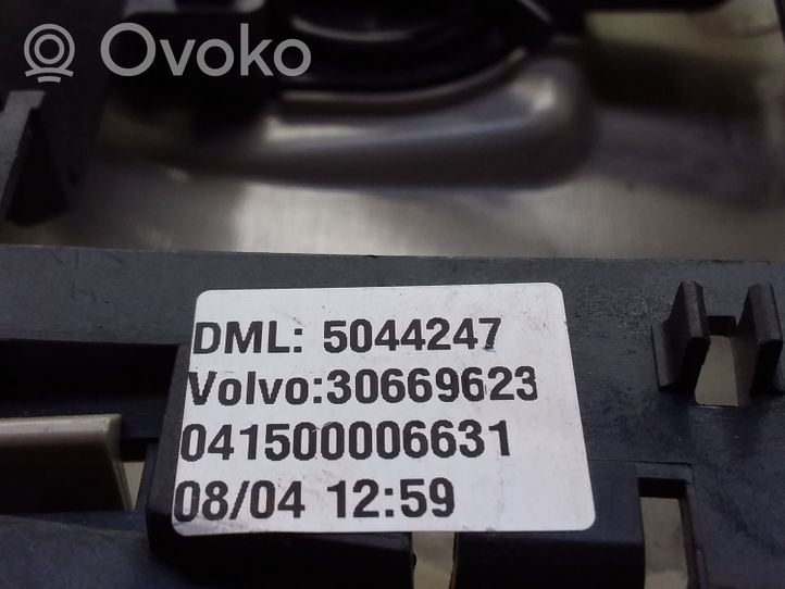 Volvo V70 Etuistuimen valo 5044247