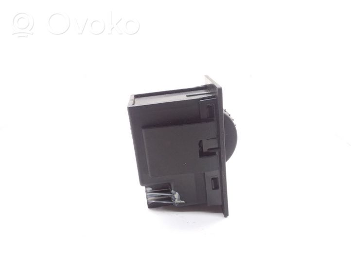 Citroen C5 Seat heating switch 32419800