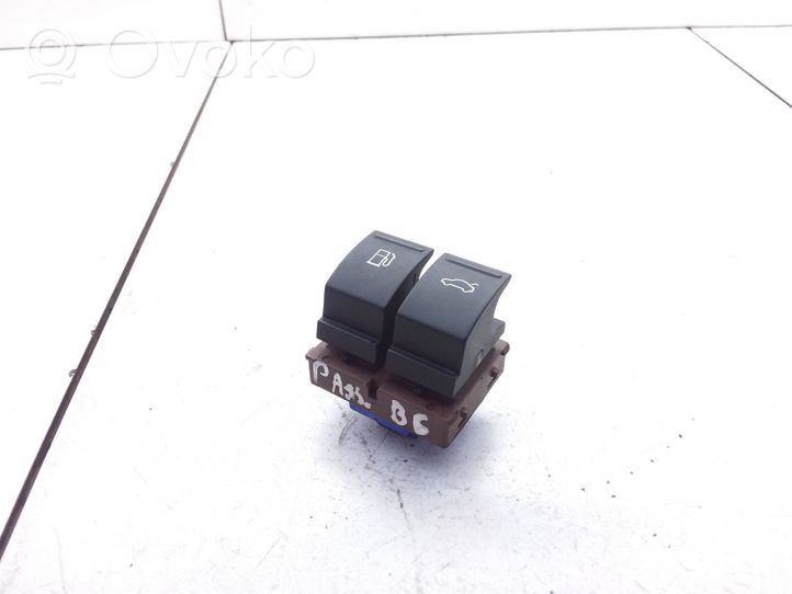 Volkswagen PASSAT B6 Tailgate/boot open switch button 