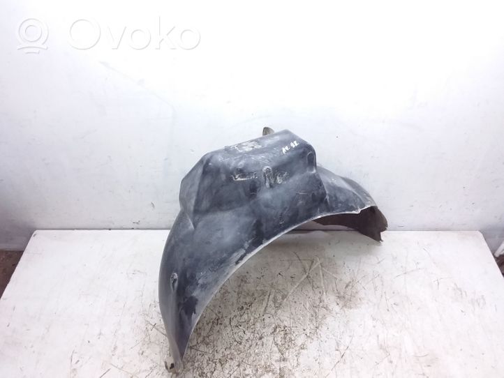 Audi 100 200 5000 C3 Rivestimento paraspruzzi parafango posteriore 8D0810171