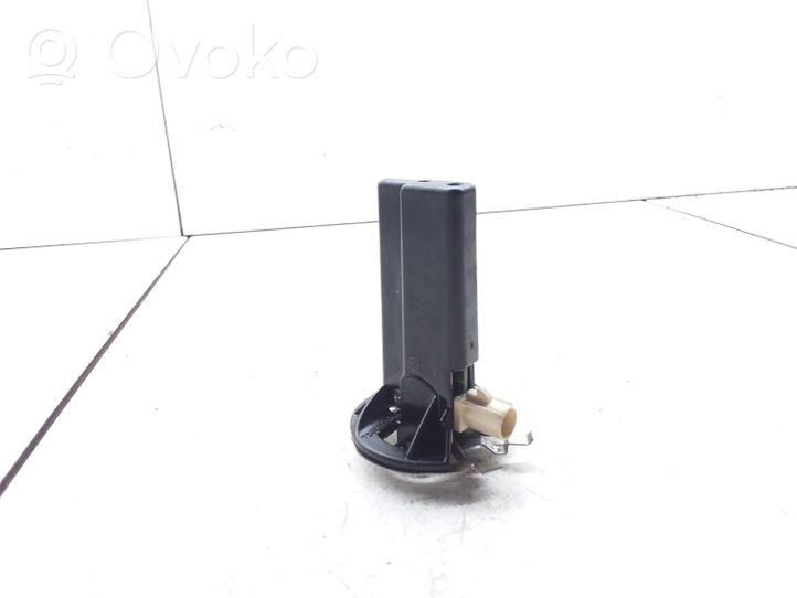 Mercedes-Benz CLS C218 X218 Antenas pastiprinātājs A2048205575