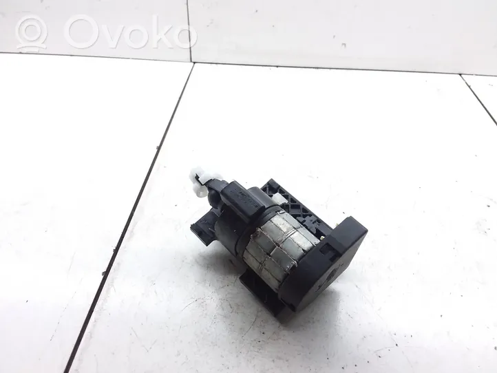 Mercedes-Benz A W176 Headlight level adjustment motor 139522022121AG