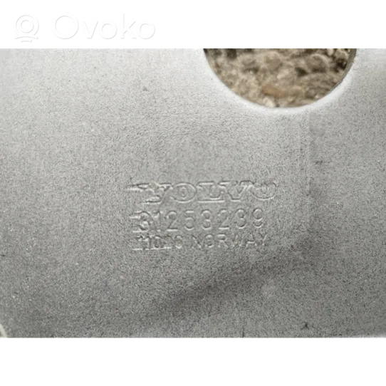 Volvo XC90 Poprzeczka zderzaka przedniego 31253239