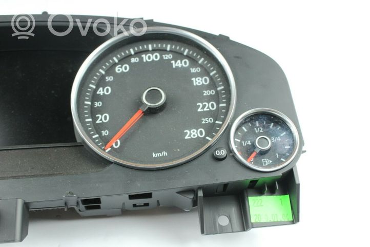 Volkswagen Touareg II Compteur de vitesse tableau de bord 7P6920880E