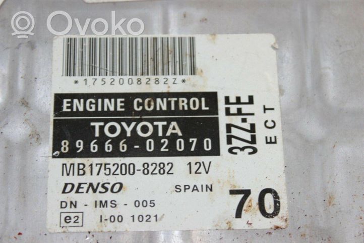 Toyota Corolla E120 E130 Calculateur moteur ECU 8966602070