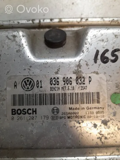 Volkswagen Golf IV Moottorin ohjainlaite/moduuli 036906032P