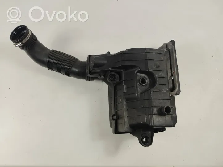 Volkswagen PASSAT B8 Ilmansuodattimen kotelon kansi 5Q0129607AG