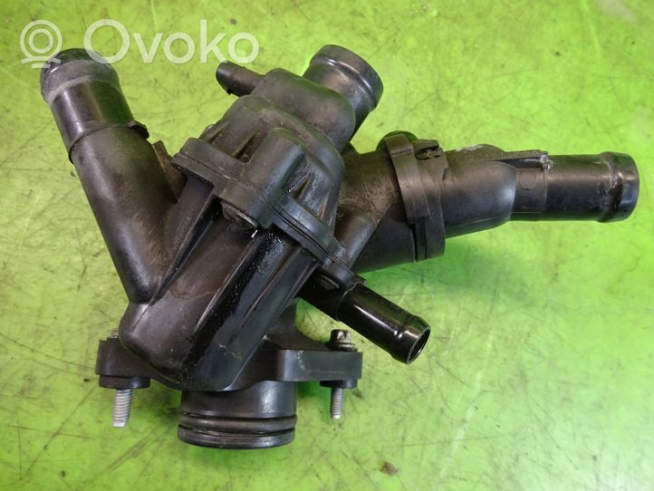 Infiniti Q30 Termostaatin kotelo A2702000615