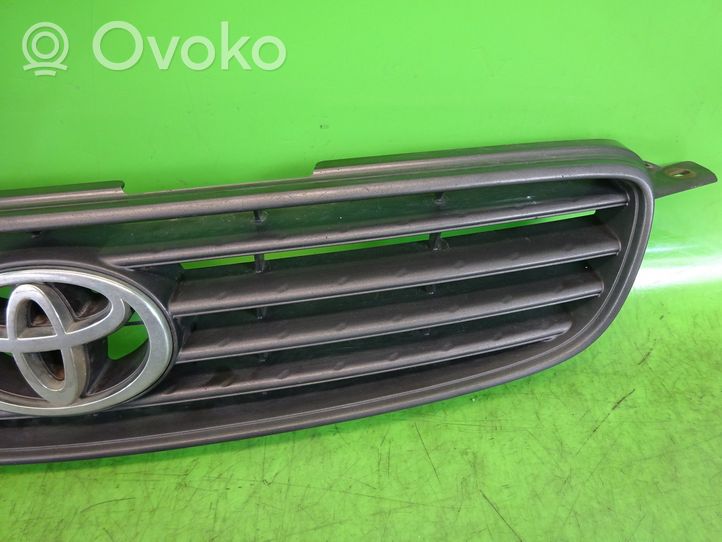 Toyota Yaris Maskownica / Grill / Atrapa górna chłodnicy 