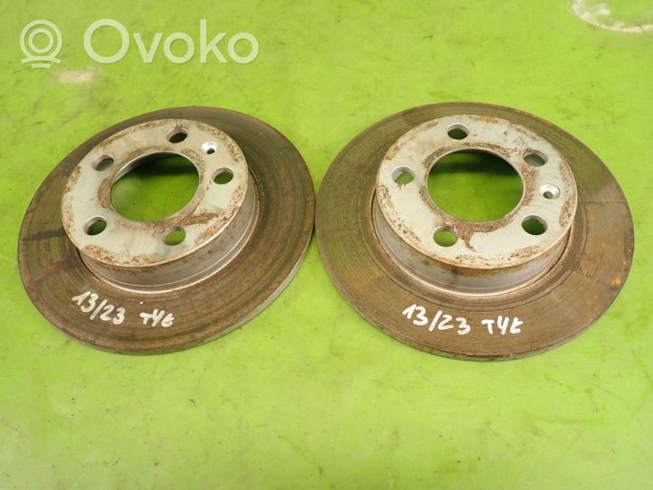 Volkswagen Bora Aizmugurējais bremžu disks 1036068