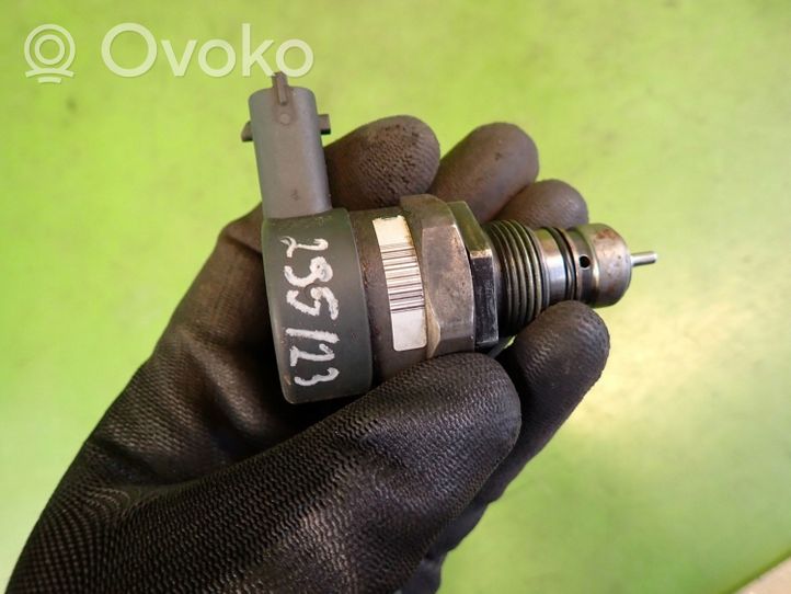 Saab 9-5 Kraftstoffdrucksensor 0281002507