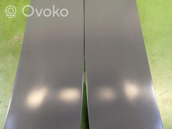 Toyota Yaris Rivestimento sotto il faro/fanale 