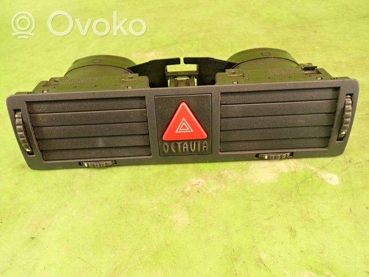 Skoda Octavia Mk1 (1U) Garniture, panneau de grille d'aération latérale 
