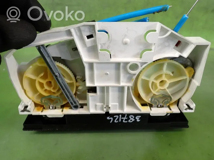 Volkswagen Passat Alltrack Panel klimatyzacji / Ogrzewania 1J0820045G