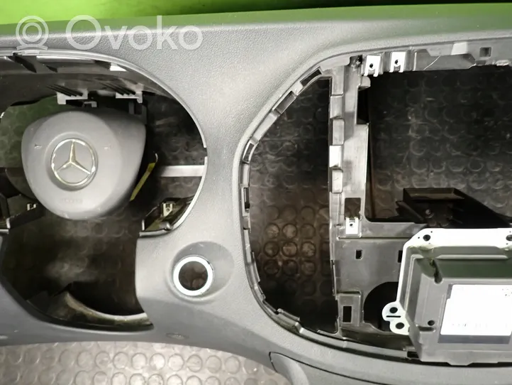 Mercedes-Benz Vito Viano W447 Armaturenbrett Cockpit 