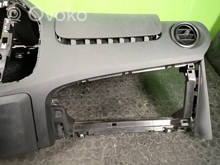 Mercedes-Benz Vito Viano W447 Panelė 