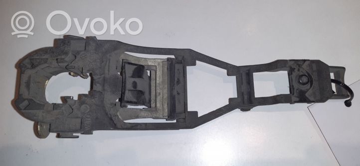 Skoda Octavia Mk1 (1U) Klamka/wspornik zewnętrzny drzwi przednich 1U0837885