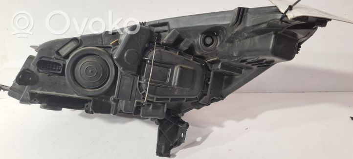 Ford Kuga II Lampa przednia 90014884