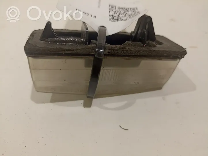 Toyota RAV 4 (XA40) Lampa oświetlenia tylnej tablicy rejestracyjnej A045053