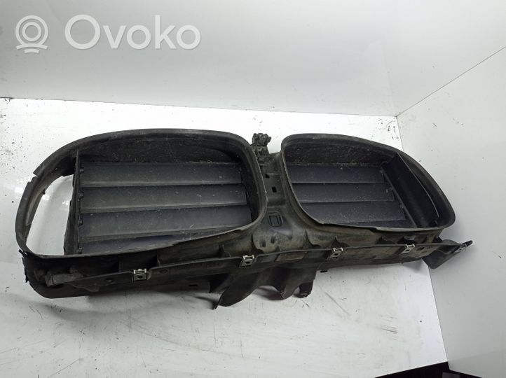 BMW 7 F01 F02 F03 F04 Osłona chłodnicy 718729019