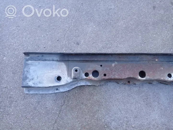 Nissan Note (E11) Traverse inférieur support de radiateur 