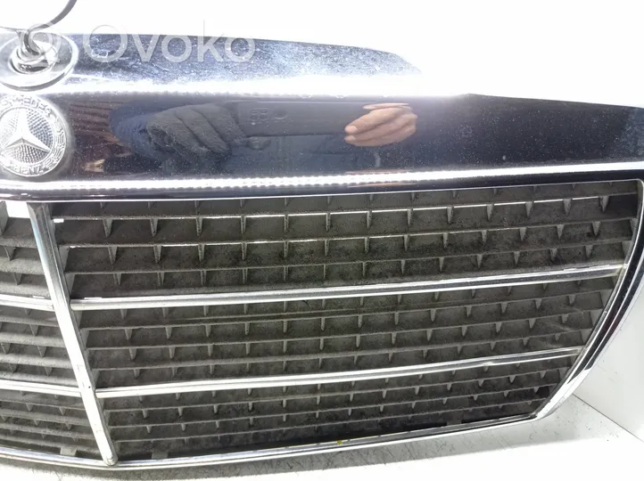 Mercedes-Benz 190 W201 Front grill 