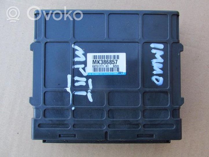 Mitsubishi Pajero Unité de commande, module ECU de moteur MK386857