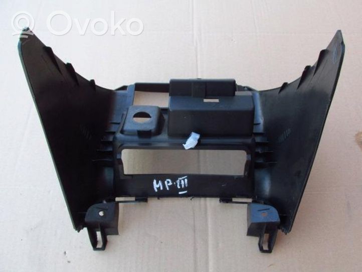 Mitsubishi Pajero Keskikonsoli Pajero III lift 03/06 Pod