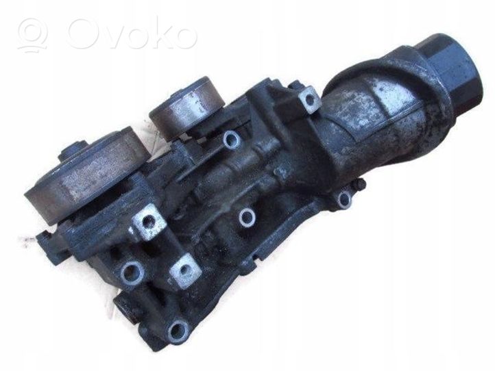 Honda CR-V Oil filter mounting bracket 