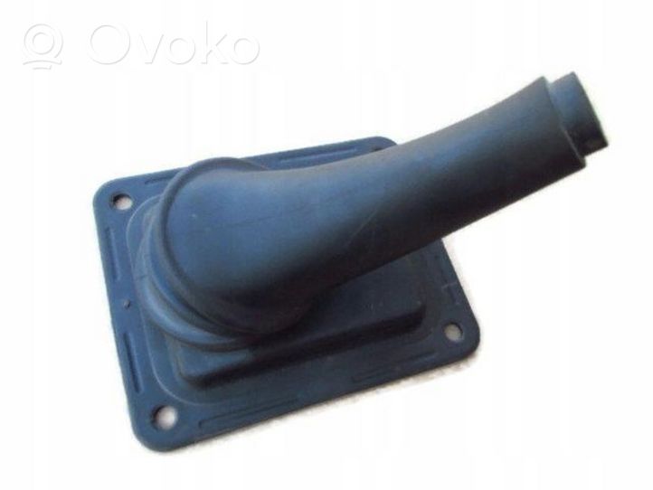 Suzuki Vitara (LY) Osłona dźwigni hamulca ręcznego 