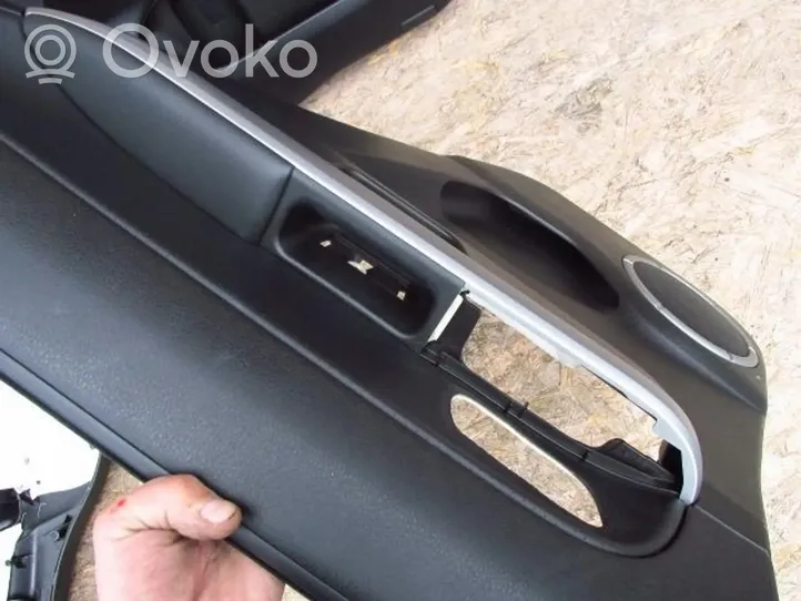 Suzuki Vitara (LY) Conjunto de molduras del tarjetero de la puerta Grand