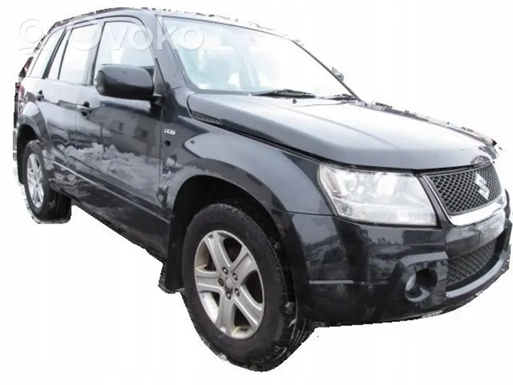 Suzuki Vitara (LY) Fenêtre latérale avant / vitre triangulaire Grand