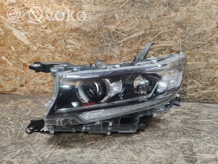 Toyota Land Cruiser (J150) Lampa przednia 8990760030