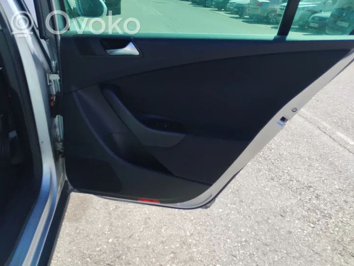 Volkswagen Passat Alltrack Rivestimento del pannello della portiera posteriore 