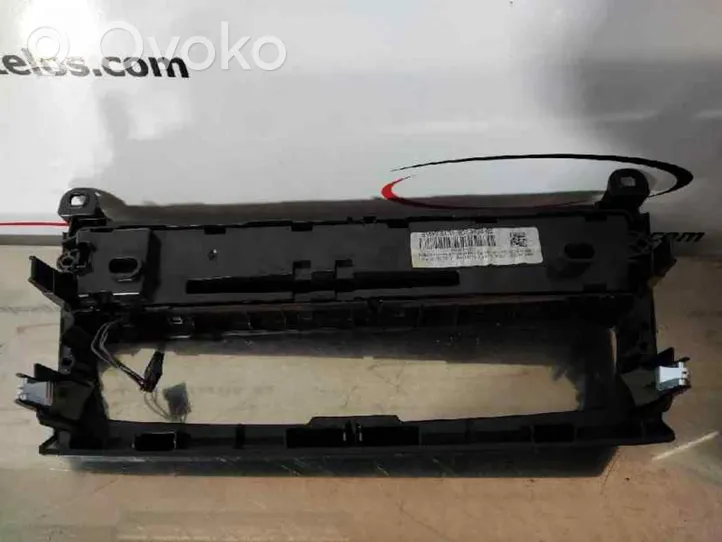 BMW 1 F20 F21 Panel / Radioodtwarzacz CD/DVD/GPS 6131936349802