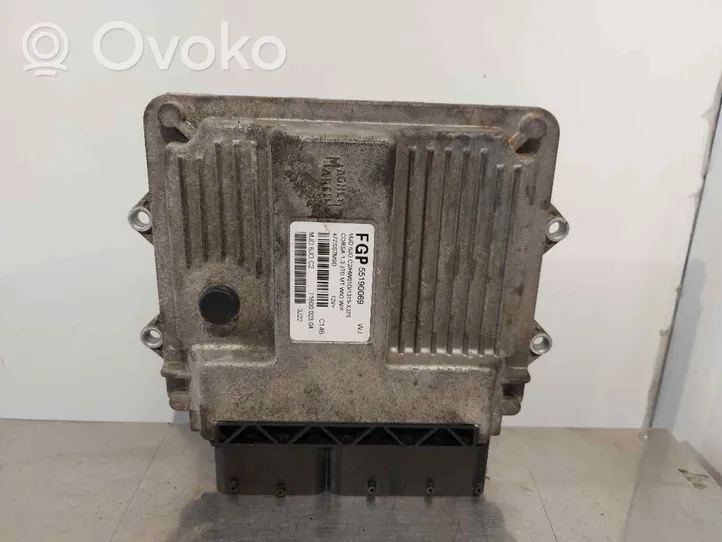 Opel Corsa C Moottorin ohjainlaite/moduuli 55190069